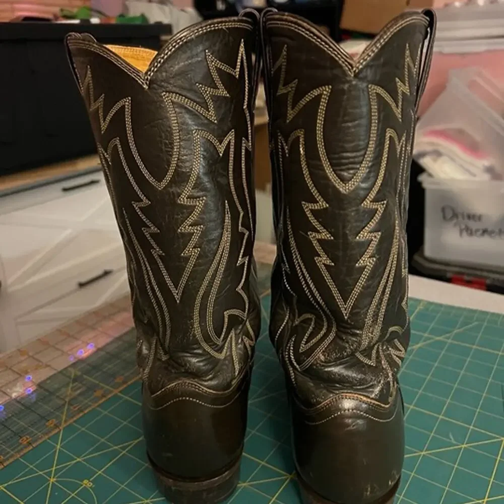 Justin Men’s Cowboy Boots – Style 7574 – Size 7.5D – Black Leather, Pointed Toe